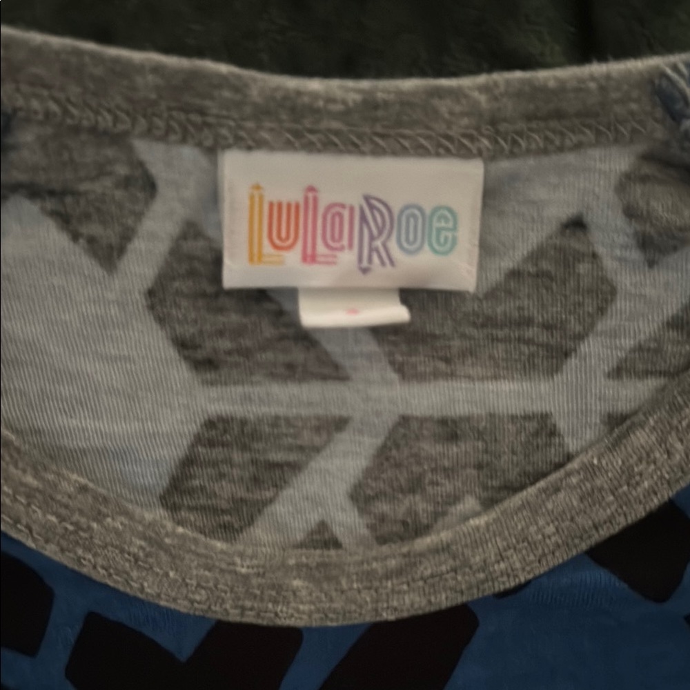 LuLaRoe Geometric Raglan Shirt - Picture 2 of 5